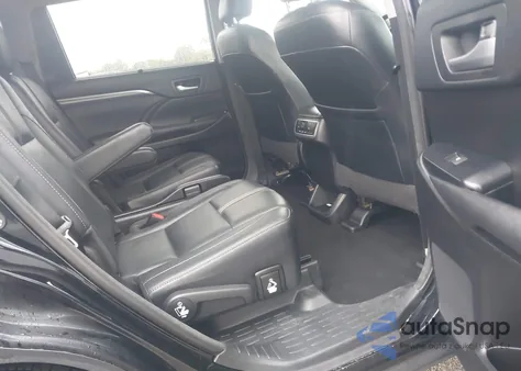 2018 Toyota Highlander Se z USA, uszkodzony, nr VIN 5TDJZRFH6JS486100